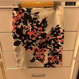 Floral printed pencil skirt